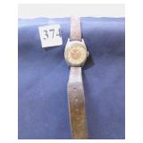 VINTAGE DAISY DUCK WRISTWATCH WITH LEATHER BAND