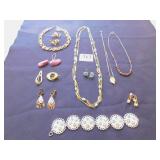 GOLD TONE AND BLUE BEADED NECKLACE, NECKLACE AND