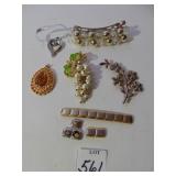 HAIR BARRETTE, GOLD TONE PENDANT WITH AMBER COLOR