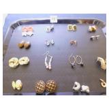 GROUP OF SIXTEEN MATCHED PAIRS OF EARRINGS GOLD