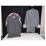 VINTAGE SZ. 10 WOOL GRAY SUIT WITH FUR TRIM;