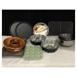 BUNDT PANS, CAKE PANS, CUP CAKE PAN, COOLING