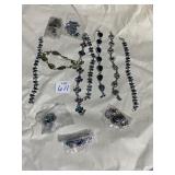 GROUP OF BRACELETS THIRTEEN TOTAL