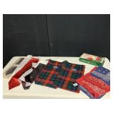 4 MADE IN THE USA COLORFAST BANDANAS, 2 PENDLETON