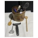 BUCKET WITH UTENSILS GADGETS MEAT THERMOMETER
