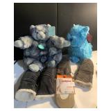 PETABLES INCREDIBLE NEW STUFFED ANIMAL, PED SOCKS