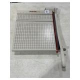 BOSTON 2612 12" PAPER CUTTER