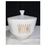 FIRE KING LIDDED BOWL 1.5 QT
