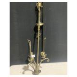 LIGHT FIXTURES W/OUT SHADES, GREEN STUDENT LAMP