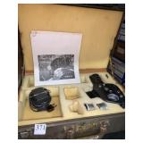 1 HAND CAMERA WITH CASE