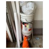 SALT MELT ORANGE CONES