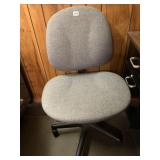 GRAY 5 WHEEL OFFICE CHAIR