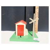 METAL RR CROSSING STATION WITH MECHANICAL MAN