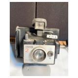 POLAROID LAND CAMERA SQUARE SHOOTER 2