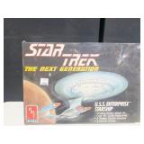 STAR TREK U.S.S. ENTERPRISE PLASTIC MODEL KIT NEW