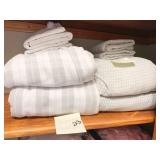 2 SETS OF QUEEN SIZE FLANNEL SHEETS