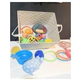 BASKET W/ DOG TOYS AND SQUEAKY PIG, FOLDING DOG