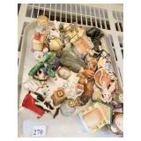 ASSORTED SINGLE SALT/PEPPER SHAKERS