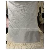 QUEEN BED SKIRT