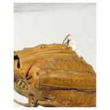 JIM CATFISH HUNTER LEATHER GLOVE