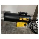 DEWALT 125,000 BTU PROPANE HEATER LOOKS UNUSED
