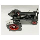 DIE-CAST TRACTOR FARMALL