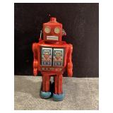 12" TALL TIN ROBOT TOY, BATTERY OP, CLEAN BATTERY