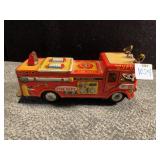 PLAYTHINGS TIN BATTERY OP FIRE ENGINE