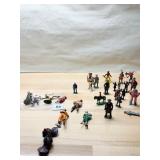 LARGE SELECTION OF LEAD SOLDIERS, SKIERS, ETC.