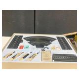 AURORA IN HO SCALE CURVED ROADWAY 9" & CURVED