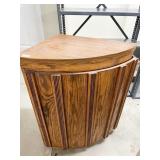 CORNER OAK 36" W X 29" X 29"