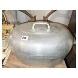ALUMINUM ROASTER WAGNER WARE SIDNEY 4267 W/ LID