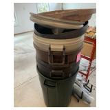 TRASHCANS WITH LID