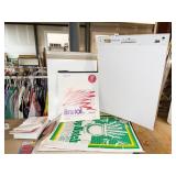 LARGE POST NOTE, CARDS, ETC.