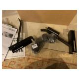 TV BRACKET AND SET OF CASTERS