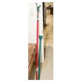 EXTENSION POLE FOR HOLIDAY LIGHTS