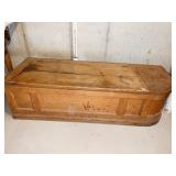 LIFT TOP BENCH ROUNDED ON RIGHT SIDE 16" H X