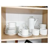 GARLAND TEAPOT AND 6 CUPS AND SAUCERS