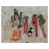 ASSORTED SCREWDRIVERS