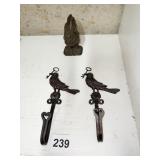 METAL BIRD HOOKS W/ KEY TOP AND CAST-IRON ROOSTER