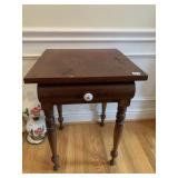 SINGLE DRAWER SIDE TABLE PORCELAIN KNOB HOBNAIL