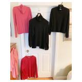 BKG N.Y. 2 BLACK SWEATERS, 3 M LONG SLEEVE INCL.