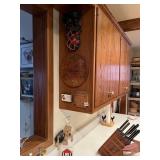 WOOD BOARD, PINEAPPLE ETC.