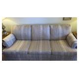 BROYHILL SLEEPER SOFA 82"