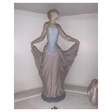 LLADRO WOMAN W/ DRESS 12" H