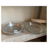 GLASS PIE PANS