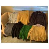 9 PC. INCL. CHICO TOPS, AM. EAGLE XL T SWEATER