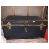 TRUNK W/ METAL TRIM