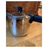 PRESSURE COOKER