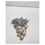 RHINESTONE PIN W/ PEARL CLUSTER BEAUTIFUL SHINE